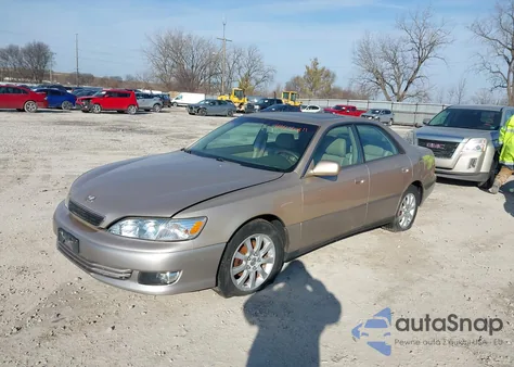 2001 Lexus Es 300 z USA, uszkodzony, nr VIN JT8BF28G510310505